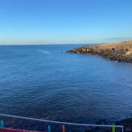 Junto Al Mar * Los Abrigos